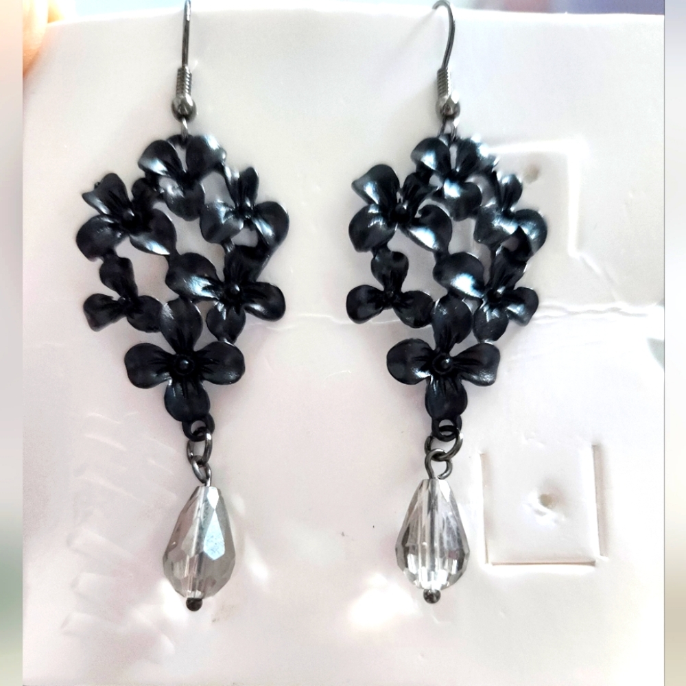 Gothic Black Floral Earrings Nwot